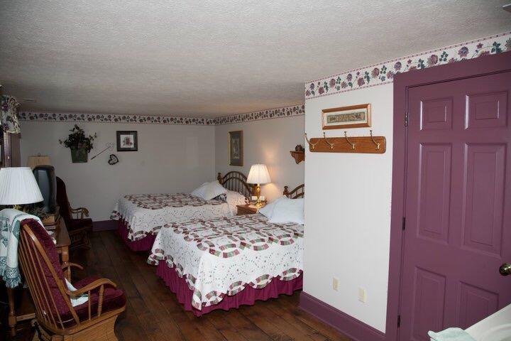 Grapevine House Hotel Winesburg Room photo